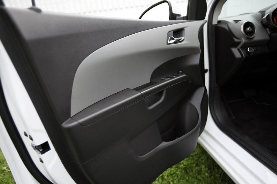  Chevrolet Sonic 2012 года  (фото 13 из 66)